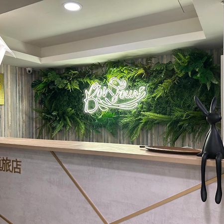 Bonjour Hotel Taichung Bagian luar foto