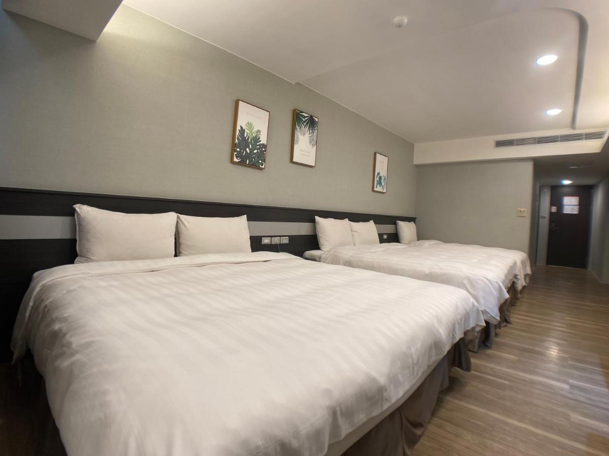 Bonjour Hotel Taichung Bagian luar foto
