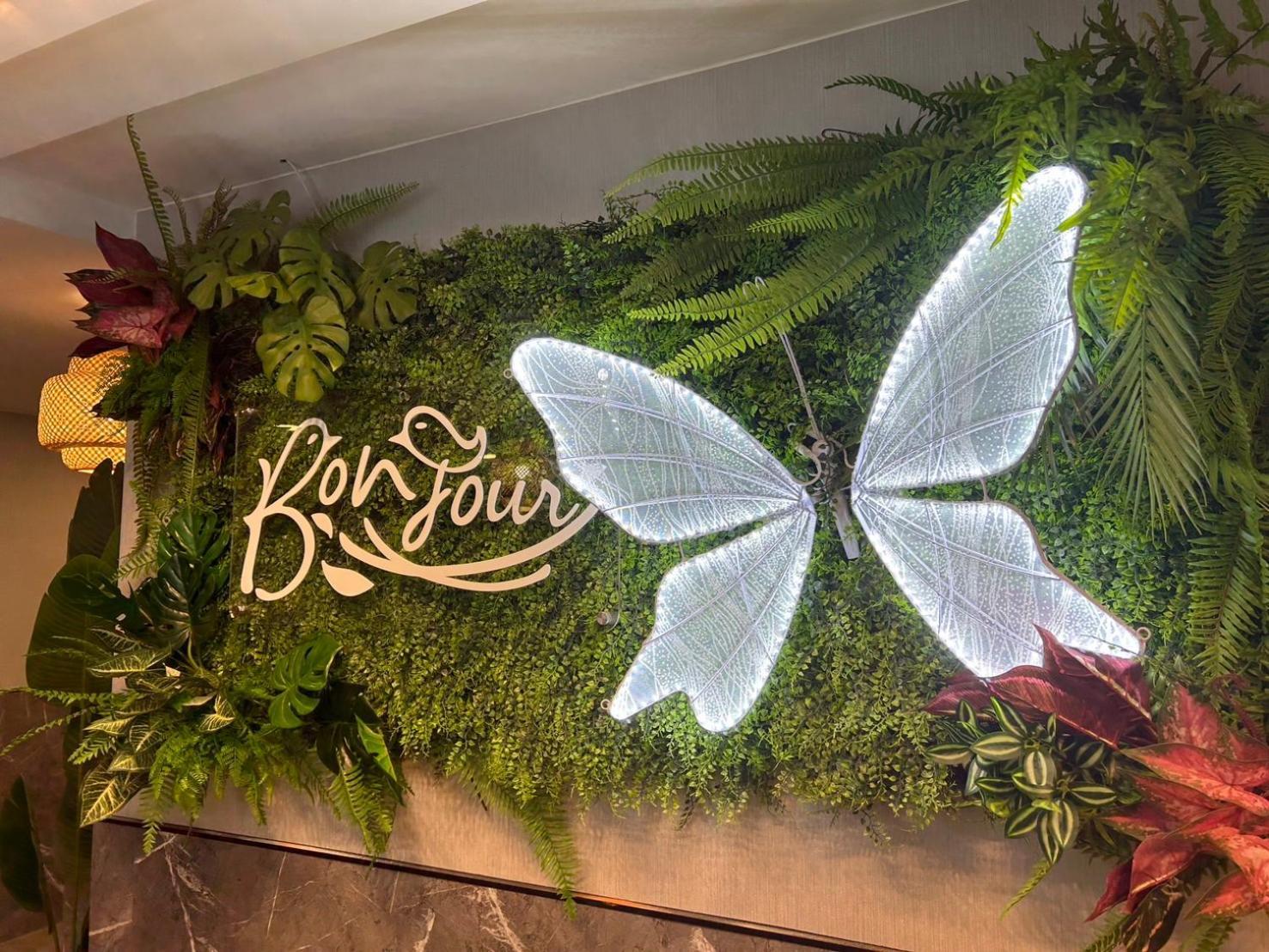 Bonjour Hotel Taichung Bagian luar foto