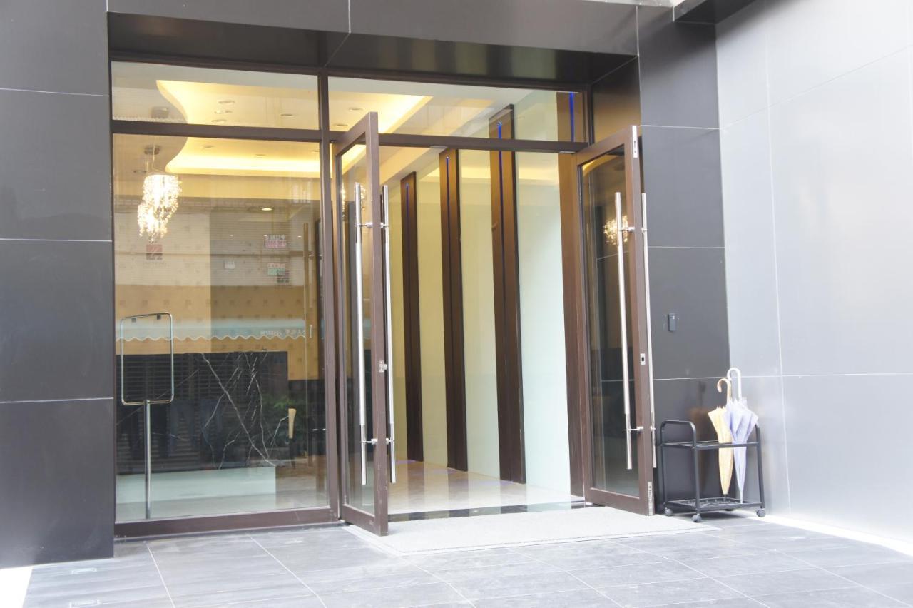 Bonjour Hotel Taichung Bagian luar foto